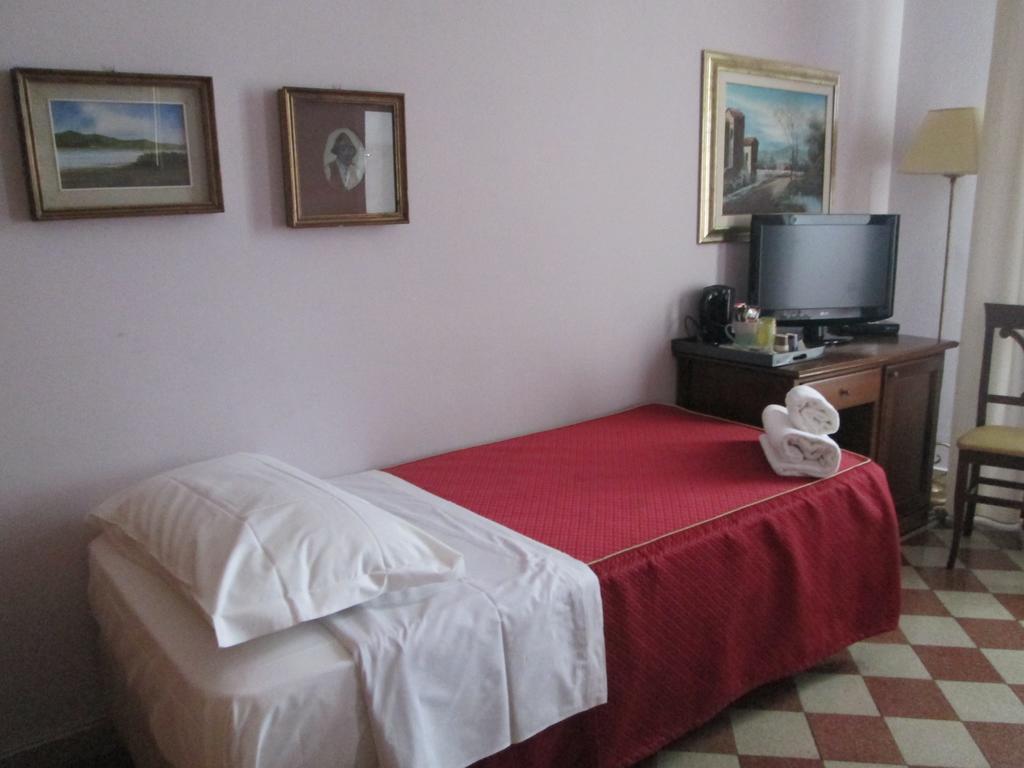 Astrid Hotel Флоренция Экстерьер фото